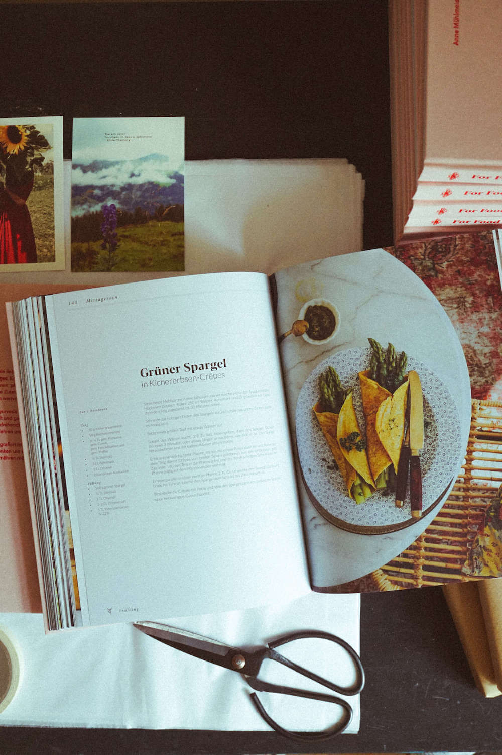 Preview: Cookbook & Coffee Table Book For Food & Love